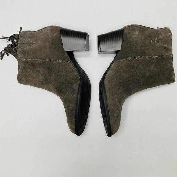 Vionic Womens Size 7 Ankle Boots Madeline Greige Grey Suede Zipper Booties WR - Picture 4 of 13